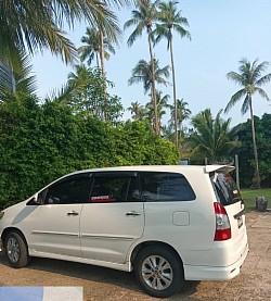 Smart taxi van บริการด้วย รถ innova คันใหญ่นั่งสบาย 085-5679674